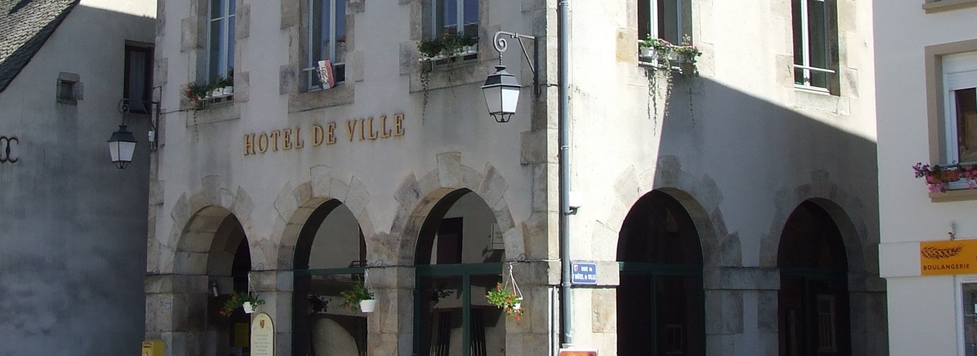 La Mairie de Bourg-Lastic dans le Puy de Dôme en Auvergne